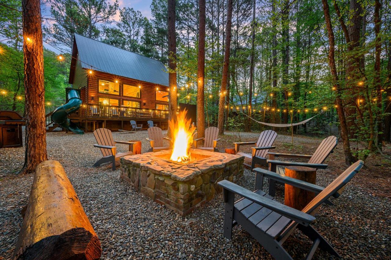 Hickory Bear - Cabin Surrounded By Pines, Sleeps 10, Hot Tub, Fire Pit, Arcade, Foosball Table & Deck Slide Broken Bow Kültér fotó