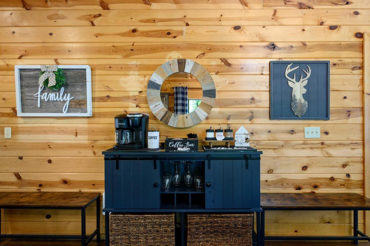 Hickory Bear - Cabin Surrounded By Pines, Sleeps 10, Hot Tub, Fire Pit, Arcade, Foosball Table & Deck Slide Broken Bow Kültér fotó