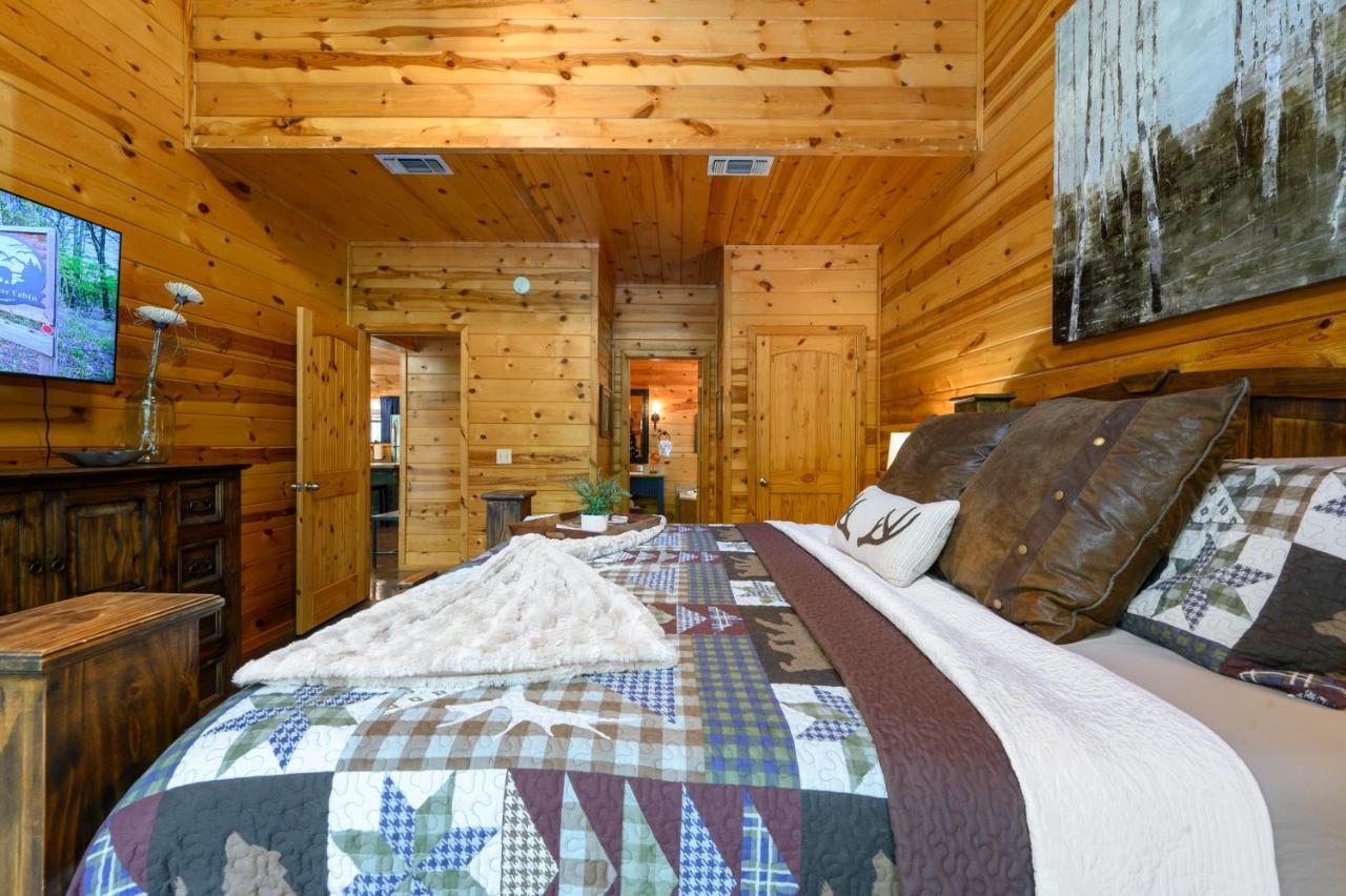 Hickory Bear - Cabin Surrounded By Pines, Sleeps 10, Hot Tub, Fire Pit, Arcade, Foosball Table & Deck Slide Broken Bow Kültér fotó