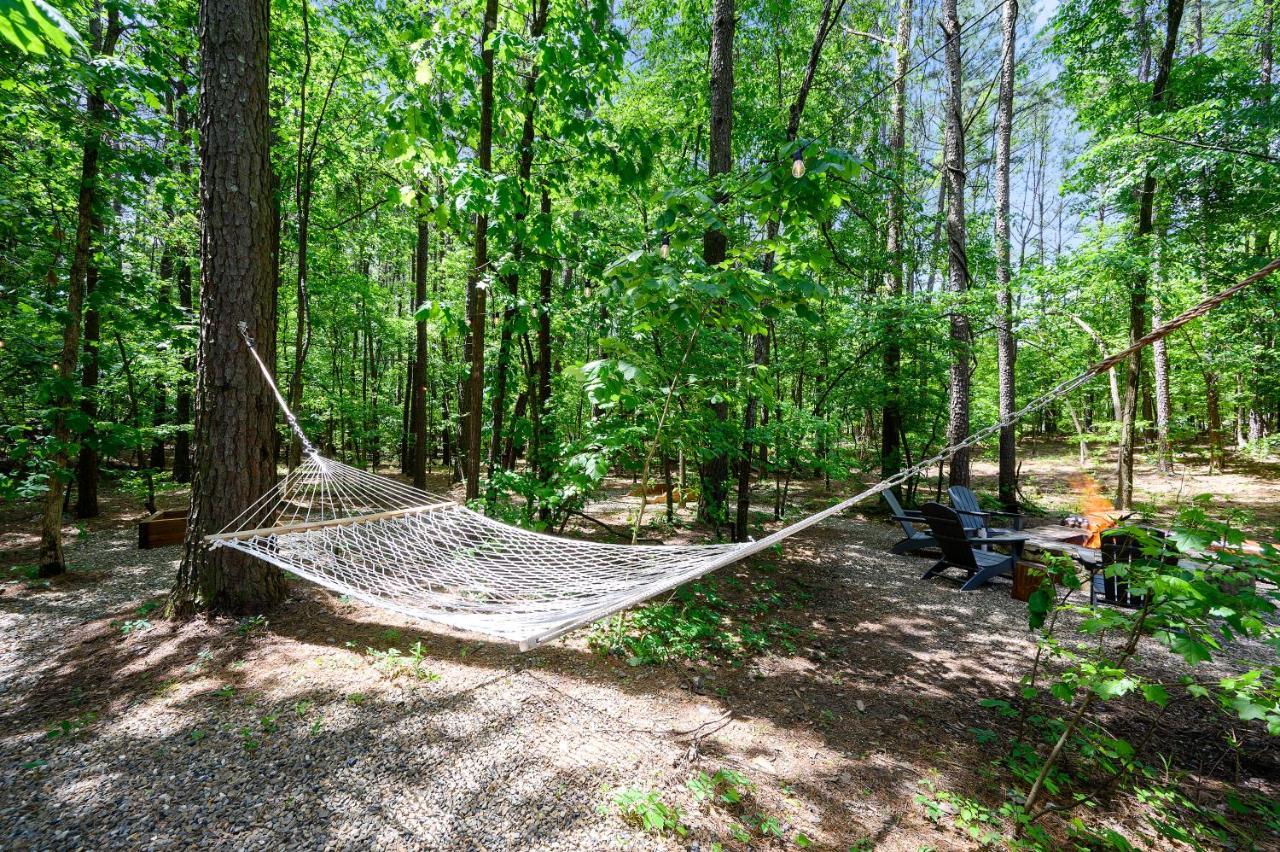 Hickory Bear - Cabin Surrounded By Pines, Sleeps 10, Hot Tub, Fire Pit, Arcade, Foosball Table & Deck Slide Broken Bow Kültér fotó