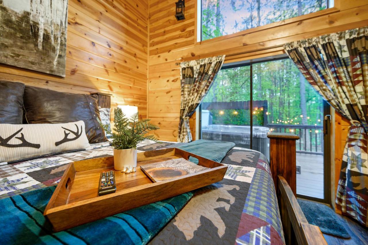 Hickory Bear - Cabin Surrounded By Pines, Sleeps 10, Hot Tub, Fire Pit, Arcade, Foosball Table & Deck Slide Broken Bow Kültér fotó