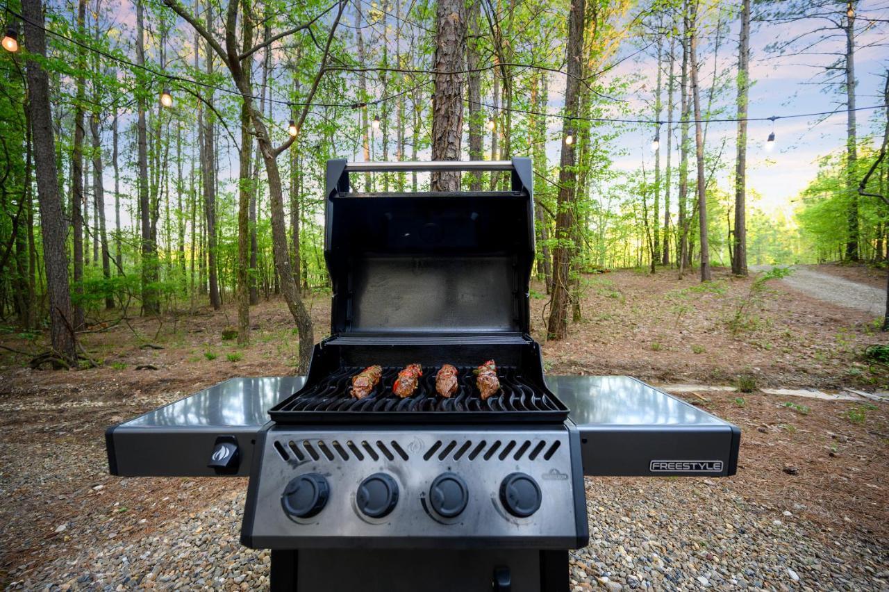 Hickory Bear - Cabin Surrounded By Pines, Sleeps 10, Hot Tub, Fire Pit, Arcade, Foosball Table & Deck Slide Broken Bow Kültér fotó