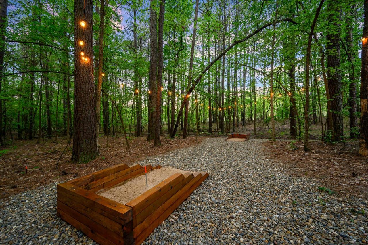 Hickory Bear - Cabin Surrounded By Pines, Sleeps 10, Hot Tub, Fire Pit, Arcade, Foosball Table & Deck Slide Broken Bow Kültér fotó