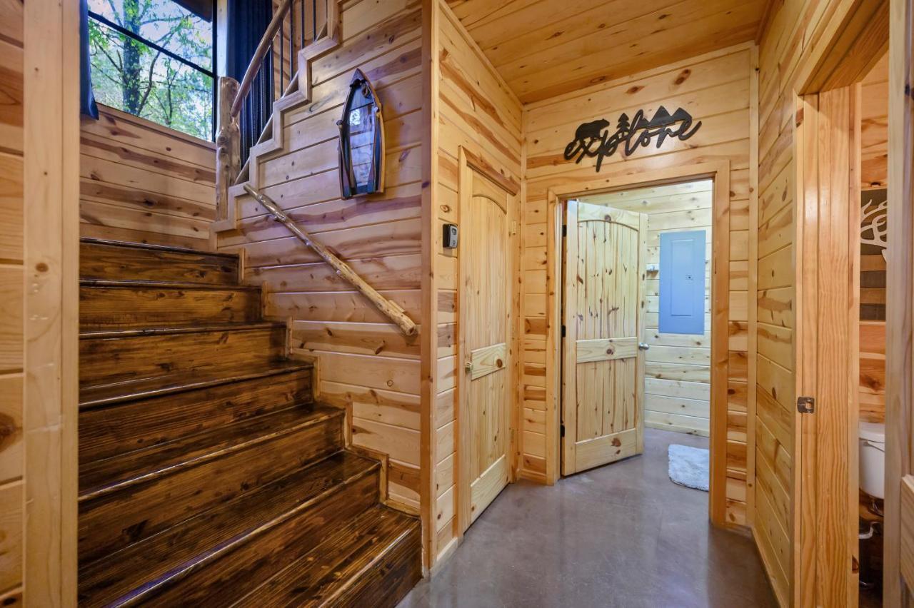 Hickory Bear - Cabin Surrounded By Pines, Sleeps 10, Hot Tub, Fire Pit, Arcade, Foosball Table & Deck Slide Broken Bow Kültér fotó