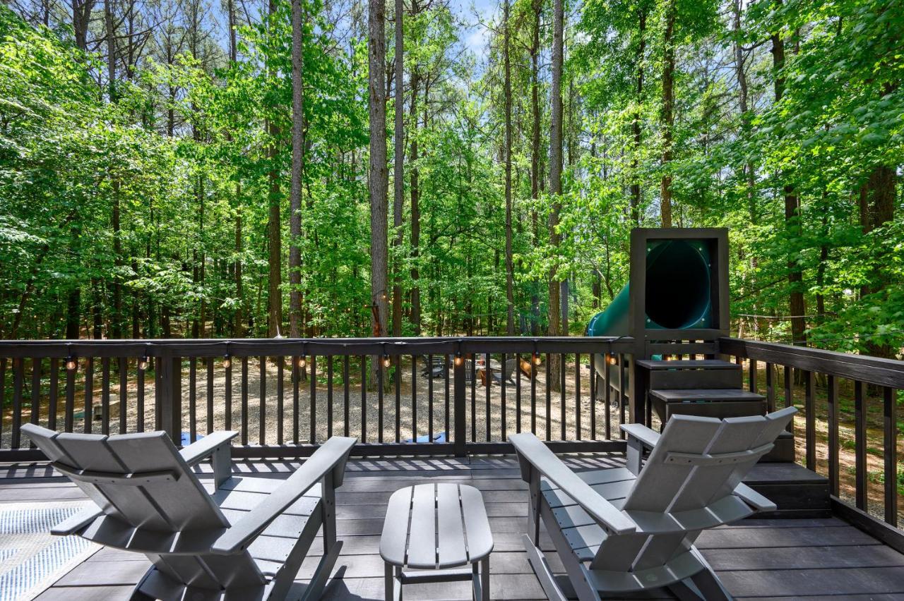 Hickory Bear - Cabin Surrounded By Pines, Sleeps 10, Hot Tub, Fire Pit, Arcade, Foosball Table & Deck Slide Broken Bow Kültér fotó