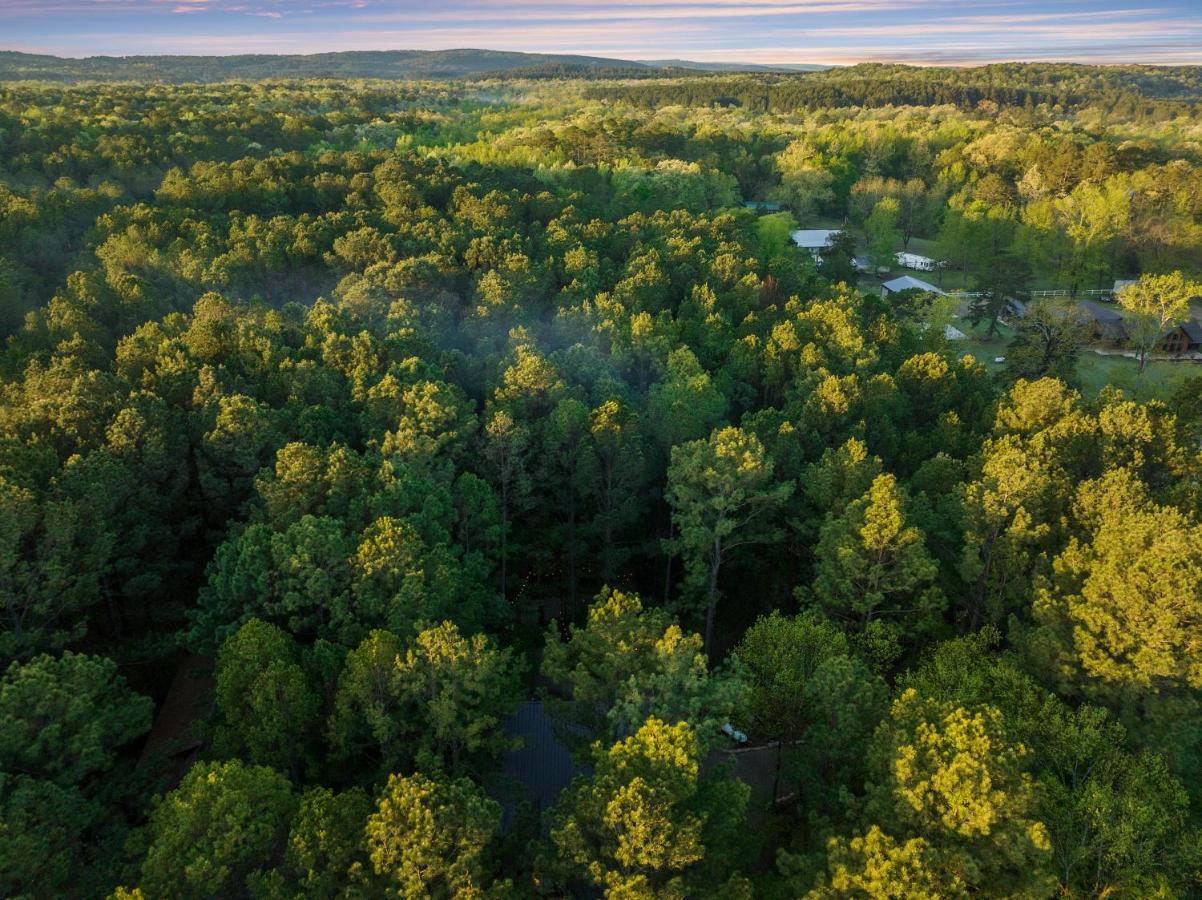 Hickory Bear - Cabin Surrounded By Pines, Sleeps 10, Hot Tub, Fire Pit, Arcade, Foosball Table & Deck Slide Broken Bow Kültér fotó