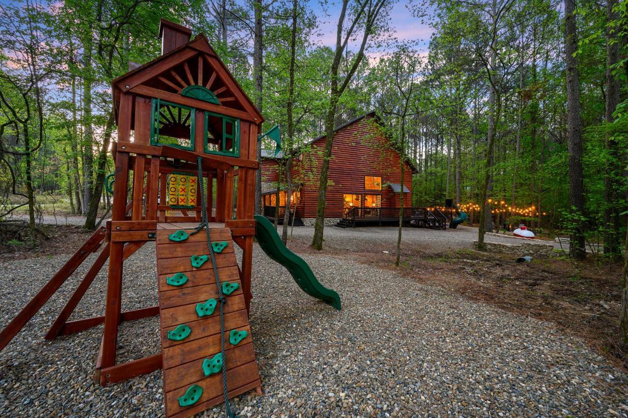 Hickory Bear - Cabin Surrounded By Pines, Sleeps 10, Hot Tub, Fire Pit, Arcade, Foosball Table & Deck Slide Broken Bow Kültér fotó