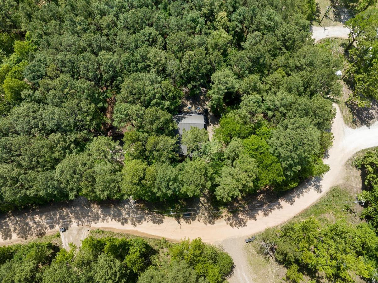 Hickory Bear - Cabin Surrounded By Pines, Sleeps 10, Hot Tub, Fire Pit, Arcade, Foosball Table & Deck Slide Broken Bow Kültér fotó