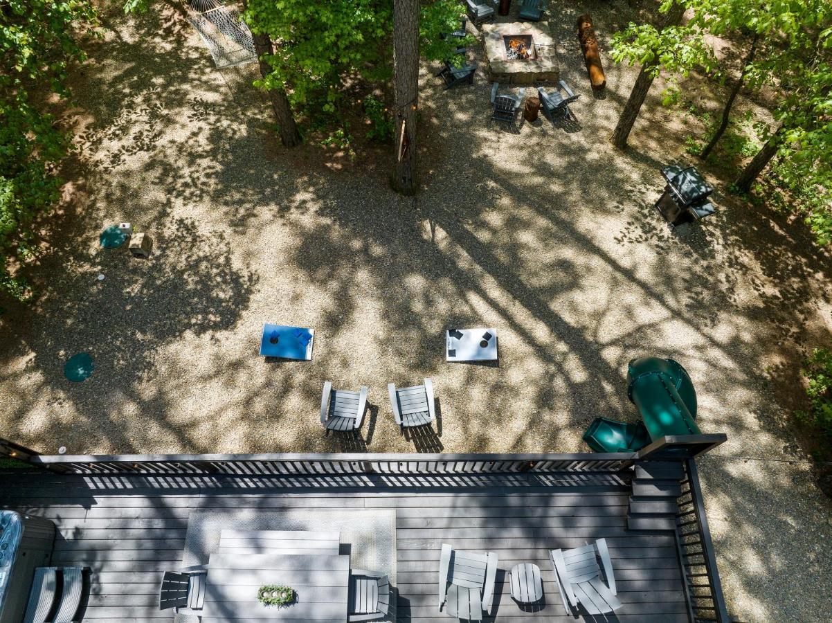 Hickory Bear - Cabin Surrounded By Pines, Sleeps 10, Hot Tub, Fire Pit, Arcade, Foosball Table & Deck Slide Broken Bow Kültér fotó