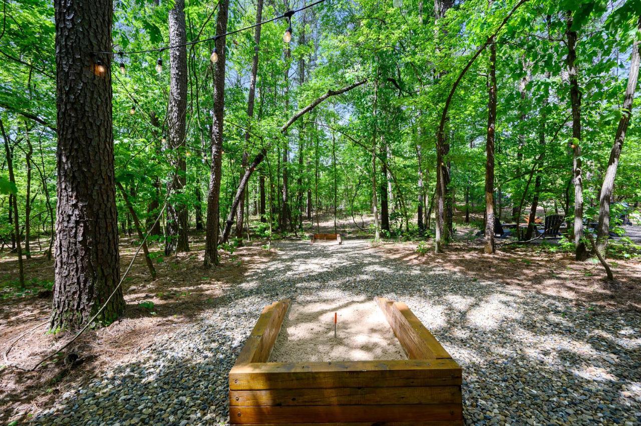 Hickory Bear - Cabin Surrounded By Pines, Sleeps 10, Hot Tub, Fire Pit, Arcade, Foosball Table & Deck Slide Broken Bow Kültér fotó