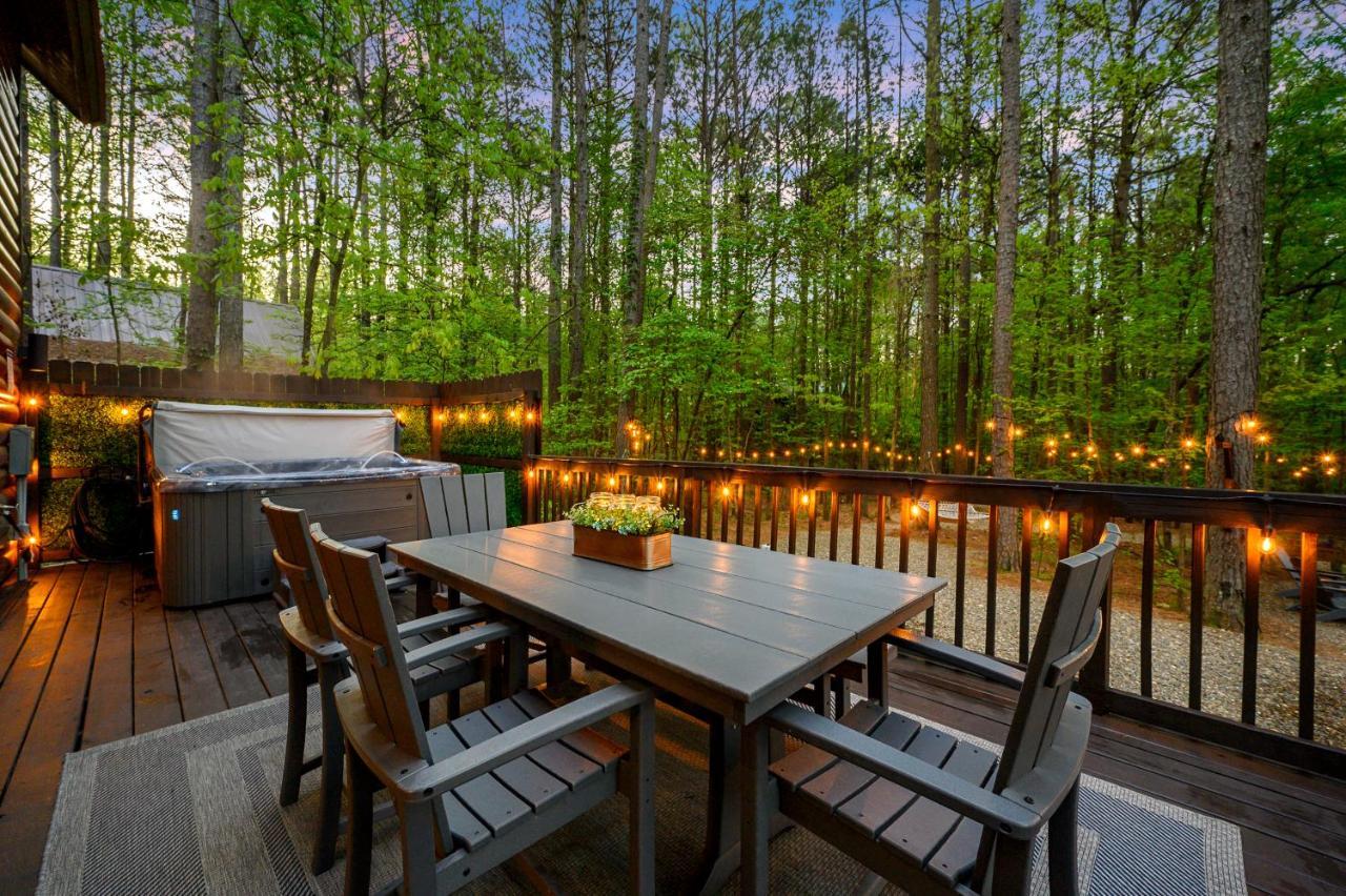 Hickory Bear - Cabin Surrounded By Pines, Sleeps 10, Hot Tub, Fire Pit, Arcade, Foosball Table & Deck Slide Broken Bow Kültér fotó