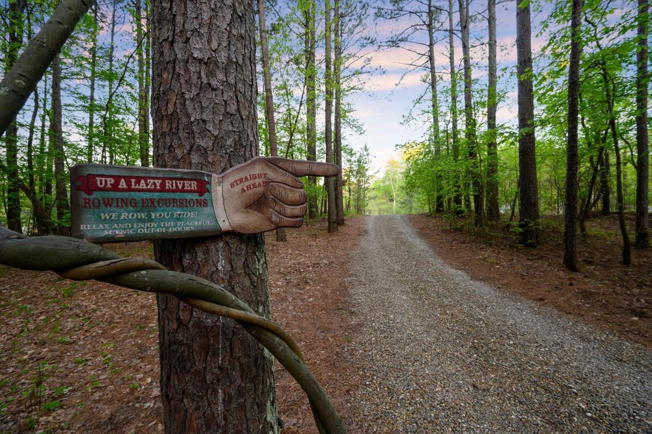 Hickory Bear - Cabin Surrounded By Pines, Sleeps 10, Hot Tub, Fire Pit, Arcade, Foosball Table & Deck Slide Broken Bow Kültér fotó