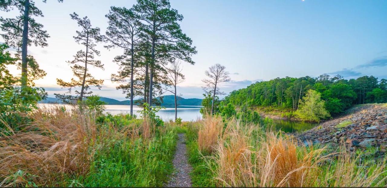 Hickory Bear - Cabin Surrounded By Pines, Sleeps 10, Hot Tub, Fire Pit, Arcade, Foosball Table & Deck Slide Broken Bow Kültér fotó